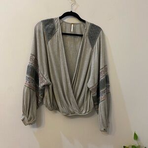 Free People Crochet Lace Raglan Sleeve Elastic Wrap Gray Blouse Women’s Size S